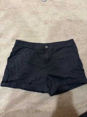 Women's Calvin Klein Jenas Black Casual Roll-Hem Shorts size 12